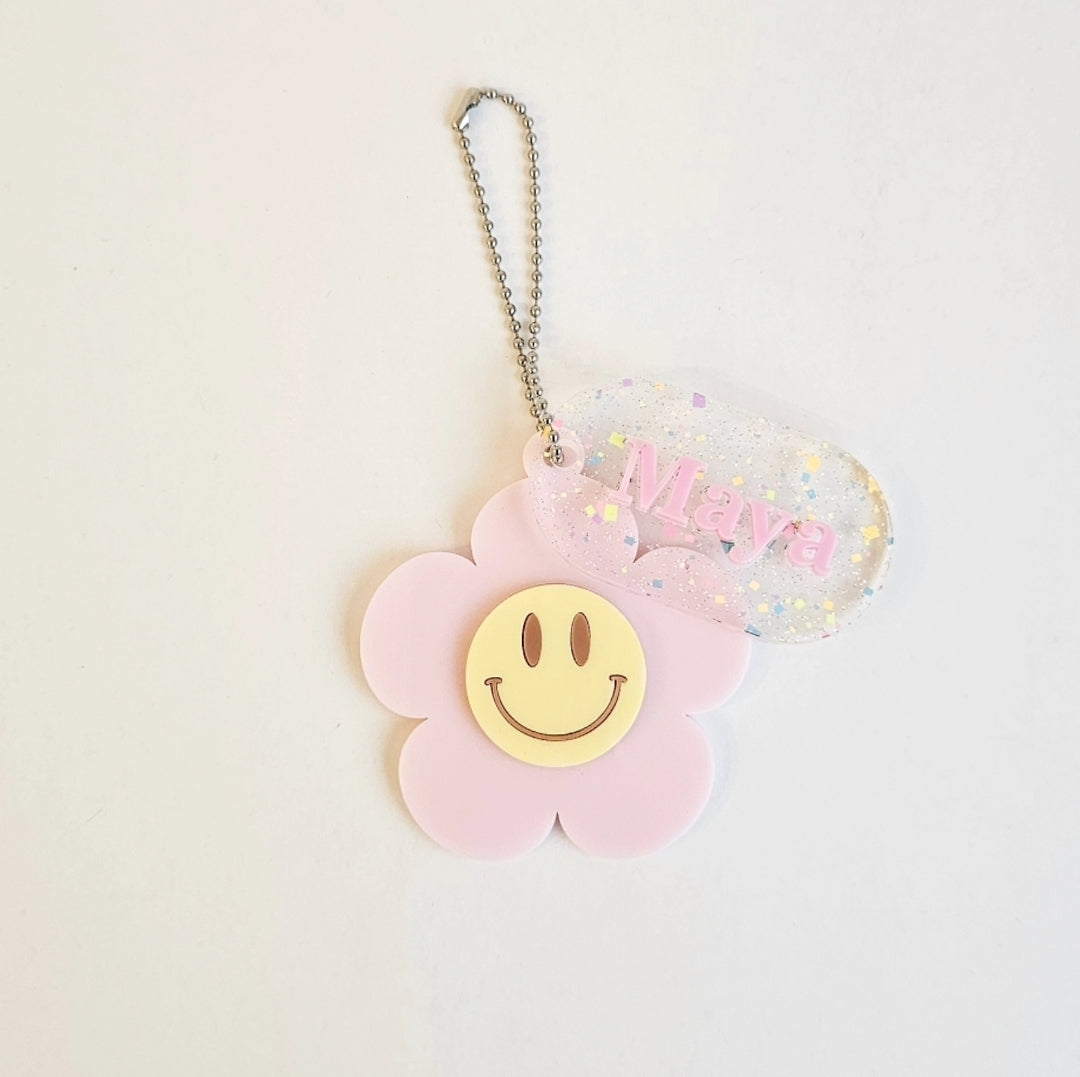 Chaveiro-para-Mochila-Escolar-em-Acrílico-Smile-Flor-com-Nome