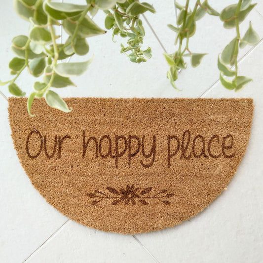 Capacho Fibra de Coco Our Happy Place Meia Lua 60x33cm